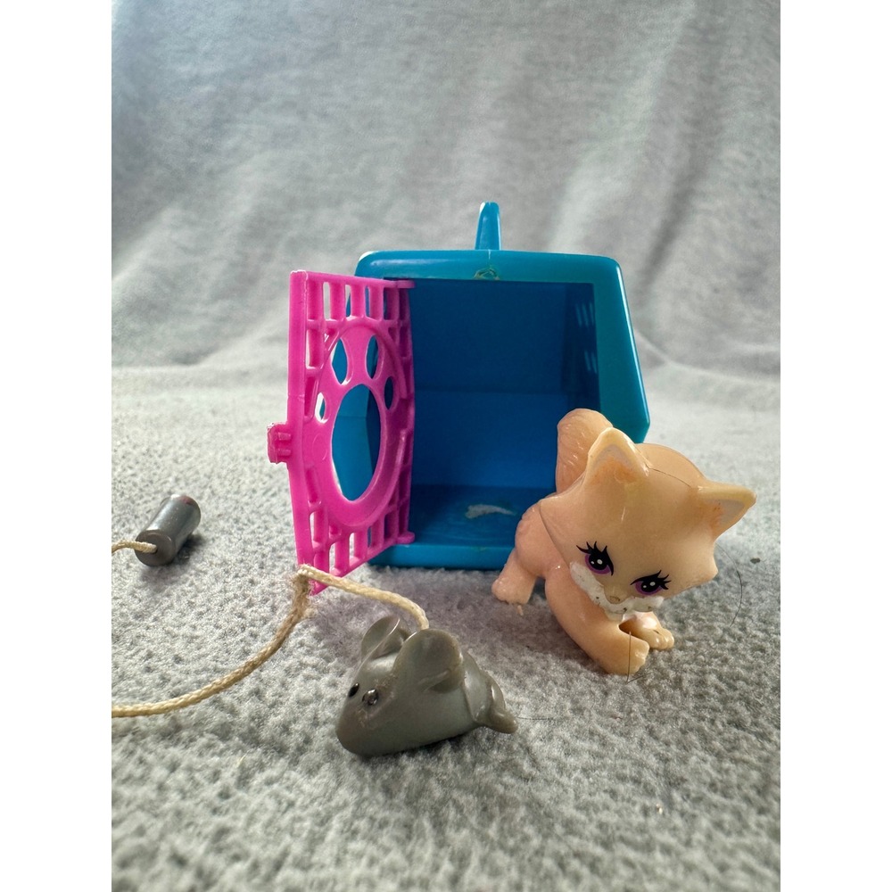 Vintage 1992 Kenner Littlest Pet Shop Lil Paw-Prints Kitty Cat Carrier Mouse Toy